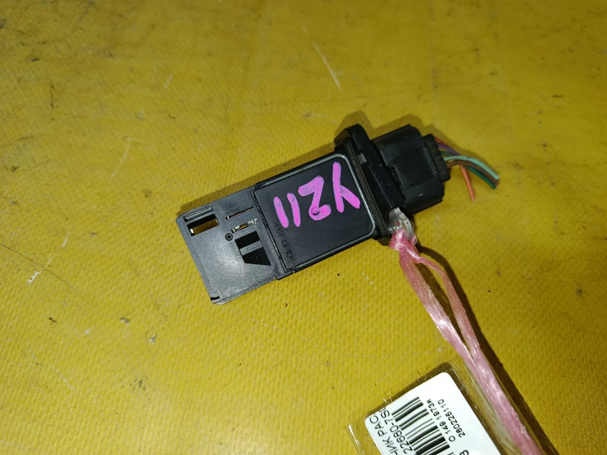 Датчик расхода воздуха 22680-7S000 на Nissan Cube YZ11 HR15DE Фото 2