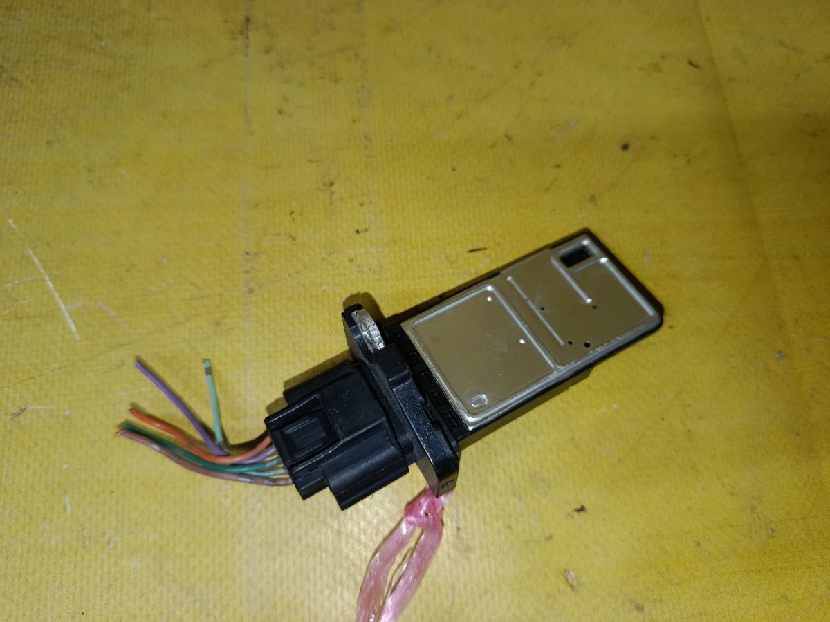 Датчик расхода воздуха 22680-7S000 на Nissan Ad Van VY12 HR15DE Фото 1