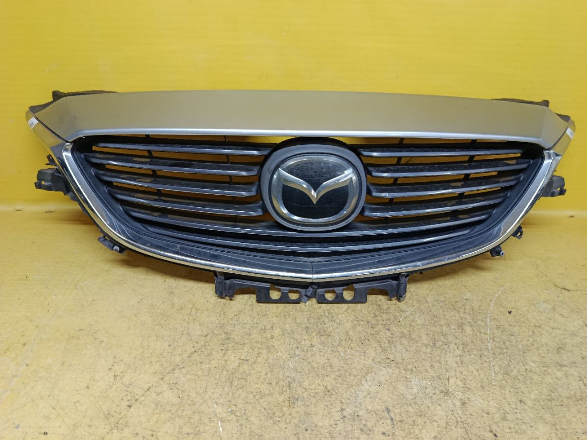 Решетка радиатора G46L-50712 на Mazda Atenza GJ2FW Фото 1