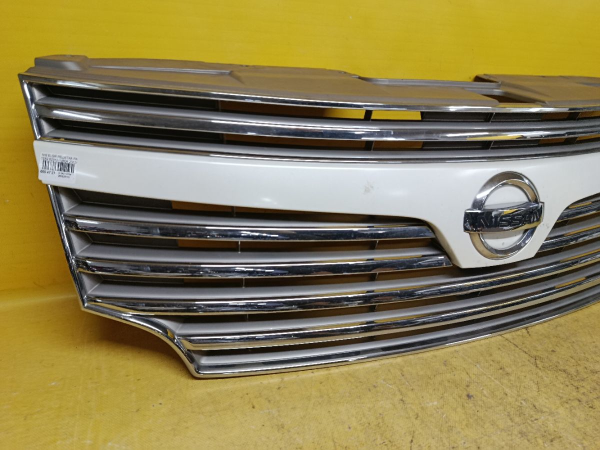 Решетка радиатора 62312-1JB0A на Nissan Elgrand TE52 Фото 3