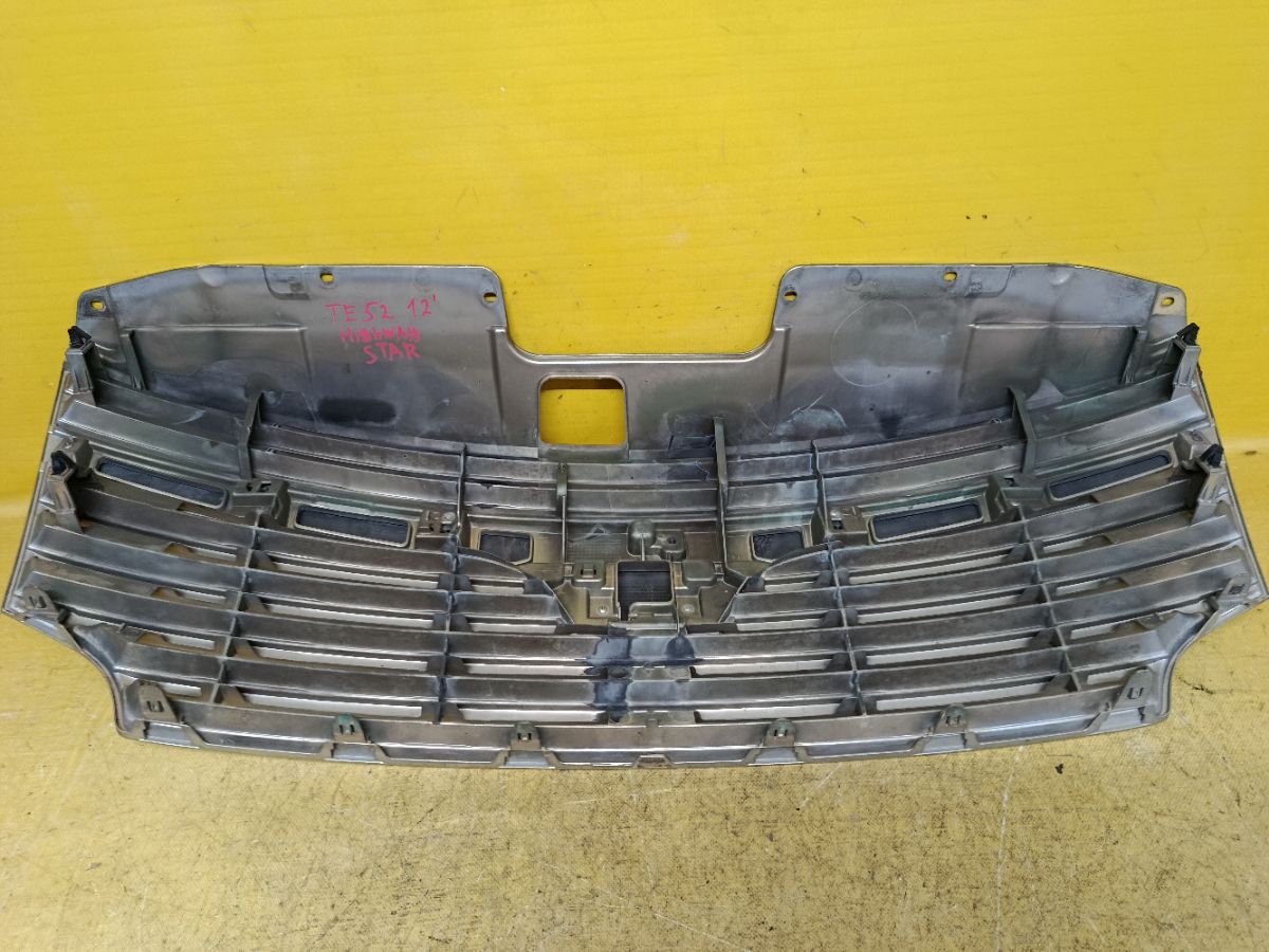 Решетка радиатора 62312-1JB0A на Nissan Elgrand TE52 Фото 5