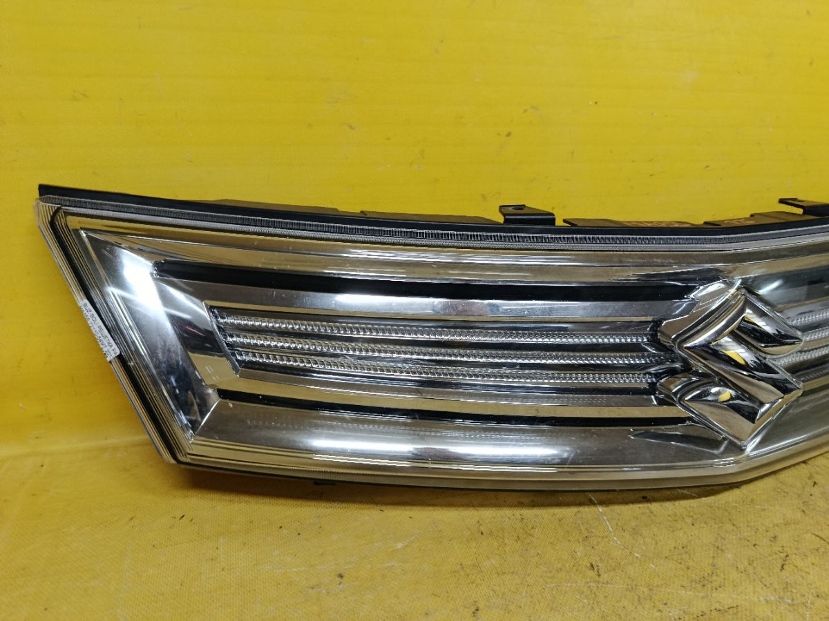 Решетка радиатора 72110-54M7 на Suzuki Solio MA15S Фото 2