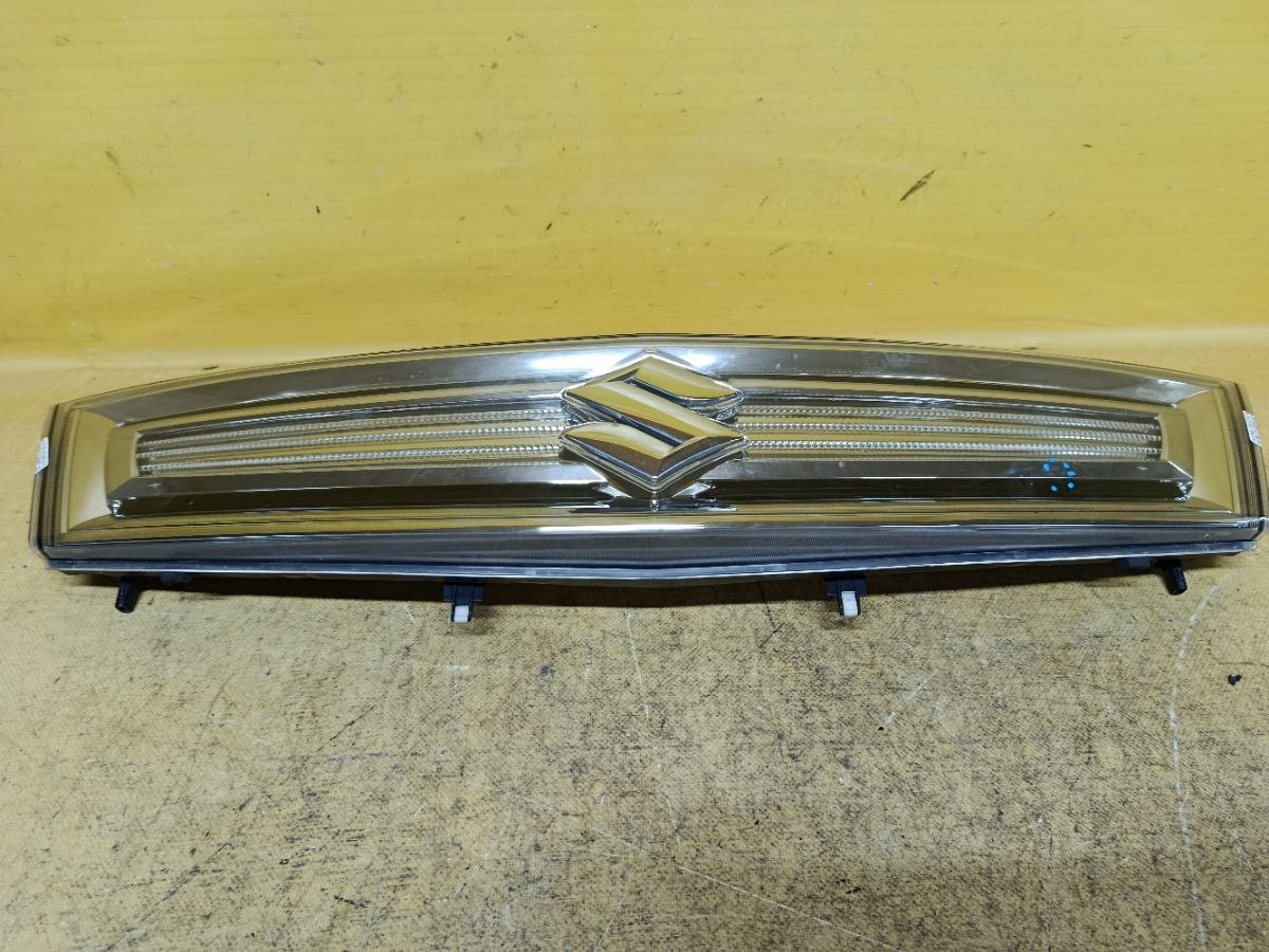 Решетка радиатора 72110-54M7 на Suzuki Solio MA15S Фото 5