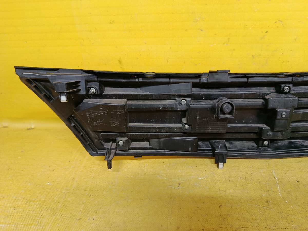 Решетка радиатора 72110-54M7 на Suzuki Solio MA15S Фото 8