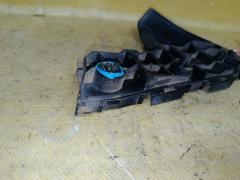 Крепление бампера 52115-28160 на Toyota Voxy ZRR70G Фото 2