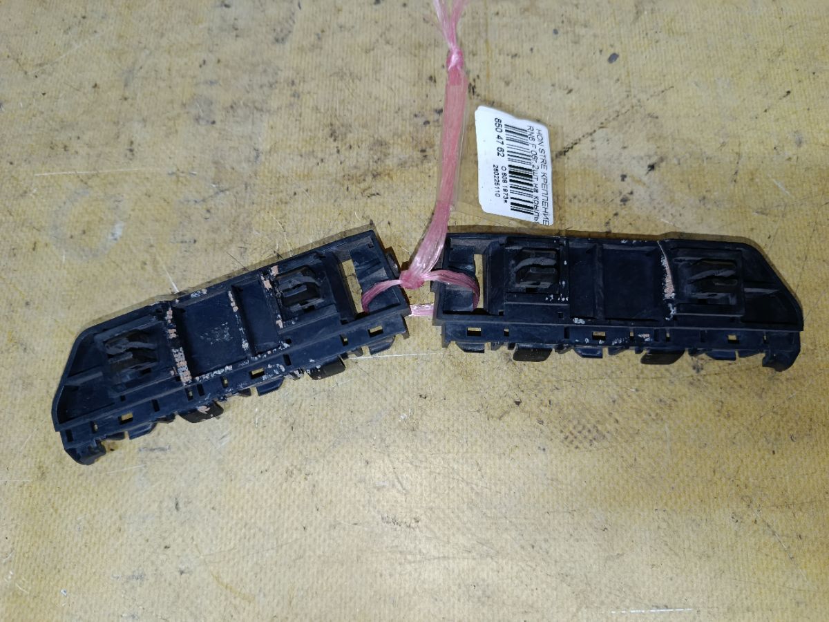 Крепление бампера на Honda Stream RN6 Фото 2