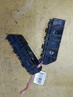 Крепление бампера на Honda Stream RN7, Переднее расположение