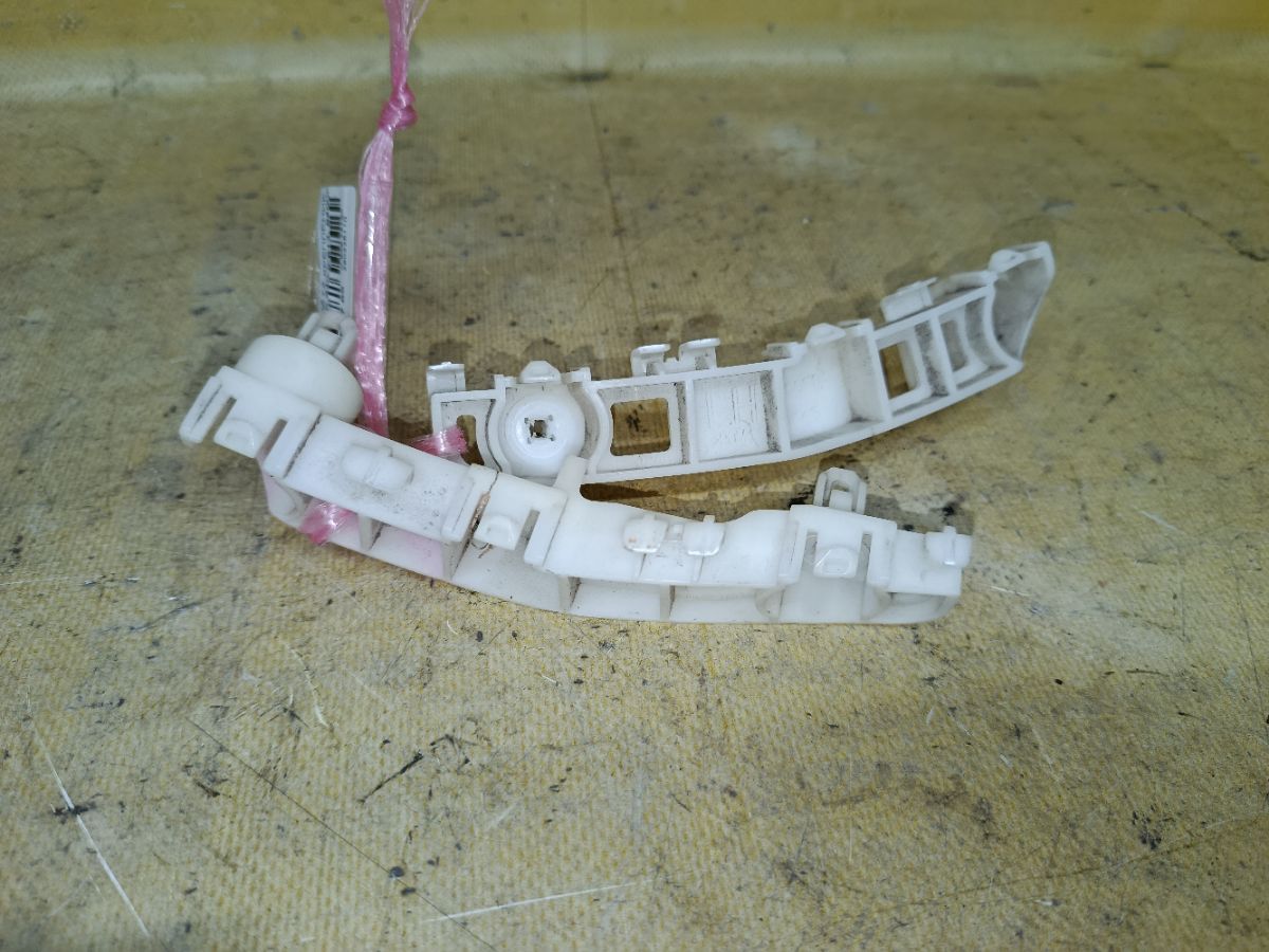 Крепление бампера 6400F813, 6400F814 на Nissan Dayz Roox B21A Фото 1