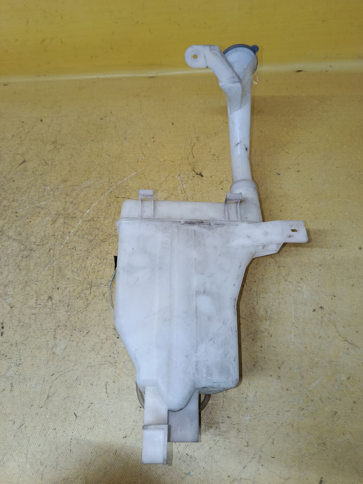 Бачок омывателя на Nissan Note E12 Фото 2