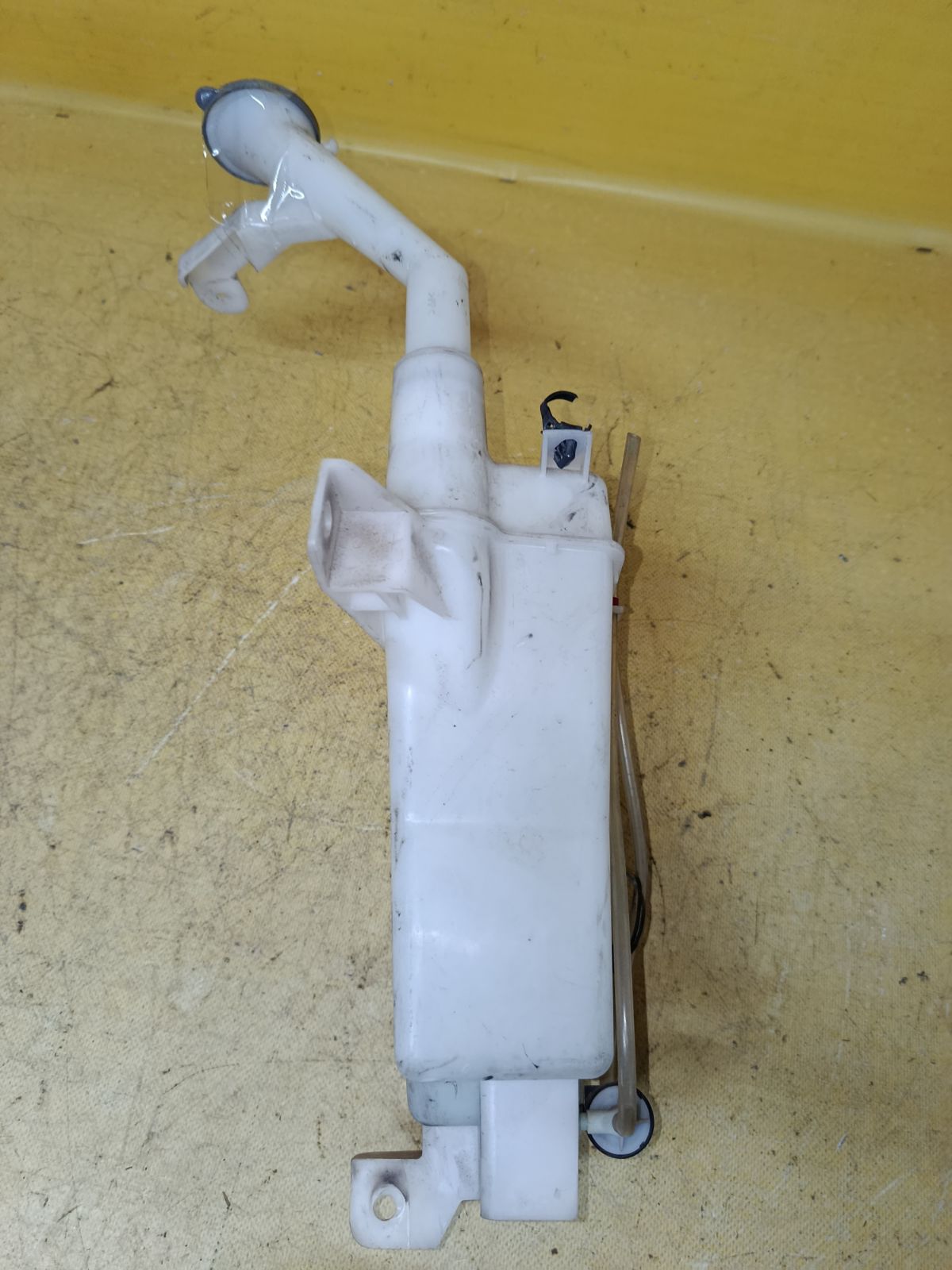 Бачок омывателя на Nissan Note E12 Фото 4