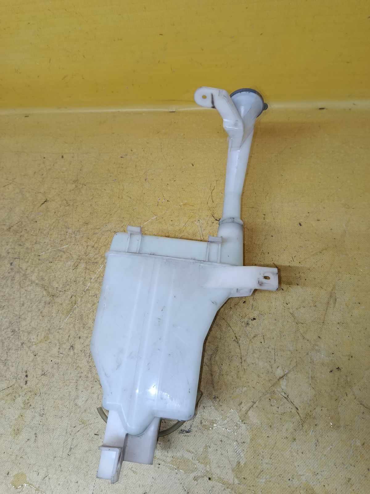 Бачок омывателя на Nissan Note E12 Фото 2