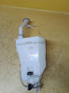 Бачок омывателя на Nissan Note E12