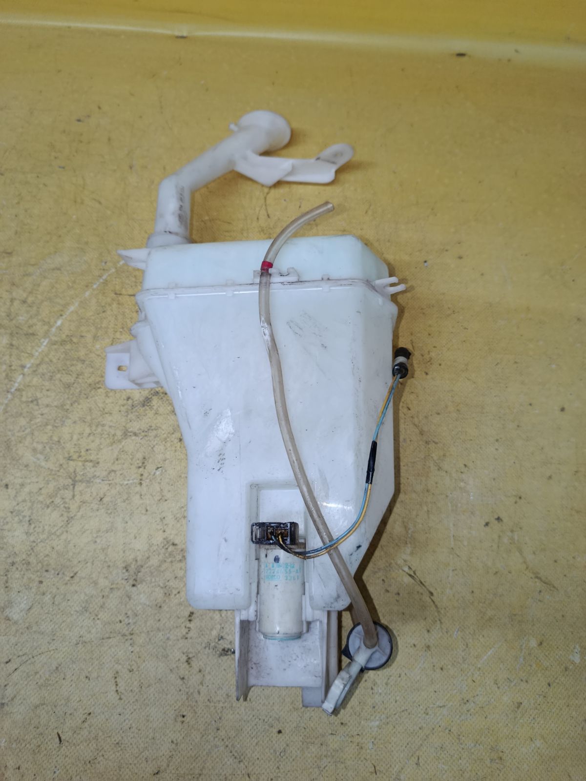 Бачок омывателя на Nissan Note E12 Фото 1