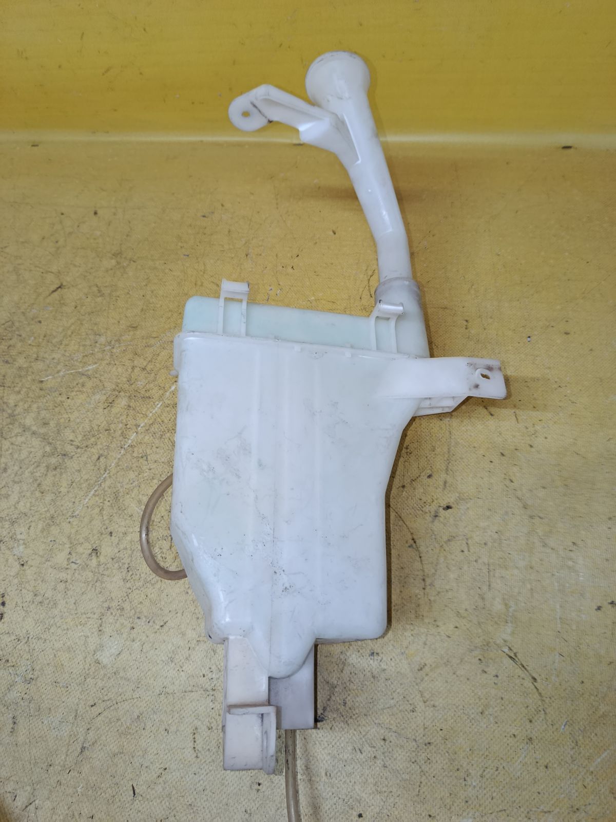 Бачок омывателя на Nissan Note E12 Фото 4