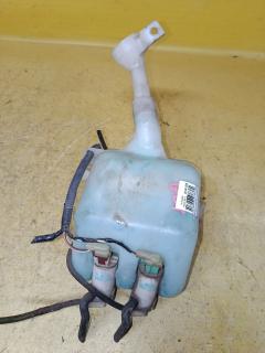 Бачок омывателя на Honda Fit GD1