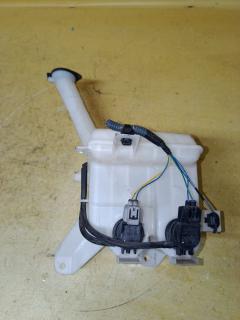 Бачок омывателя на Toyota Vitz KSP130