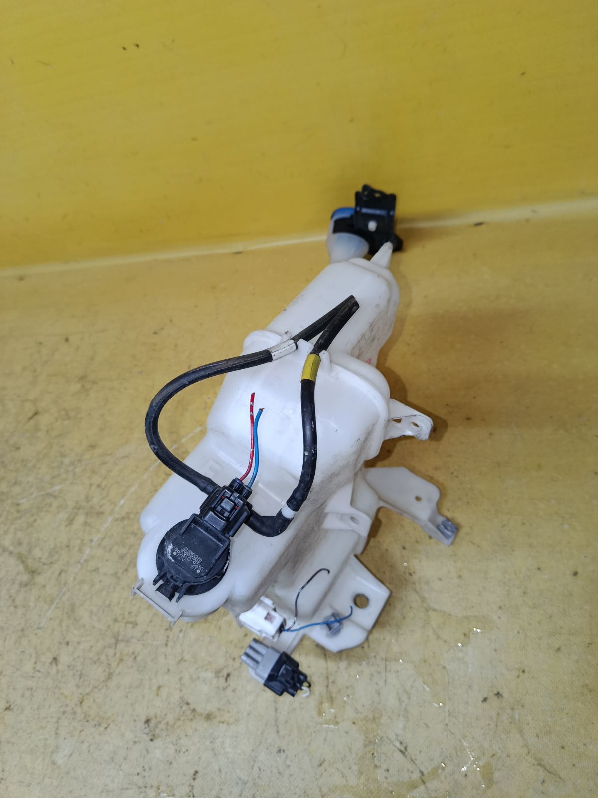 Бачок омывателя на Mazda Atenza GJ2FW Фото 3