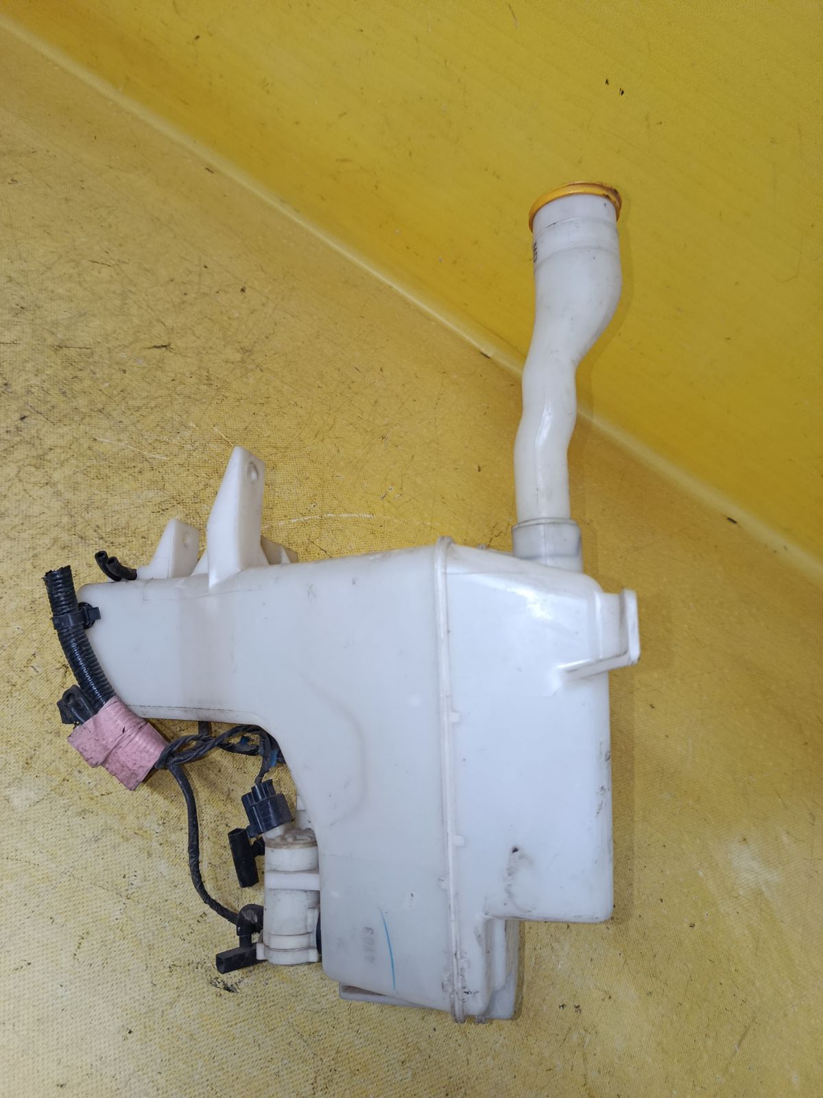 Бачок омывателя на Subaru Impreza GP7 Фото 2