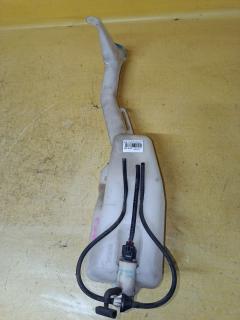 Бачок омывателя на Honda Stream RN6