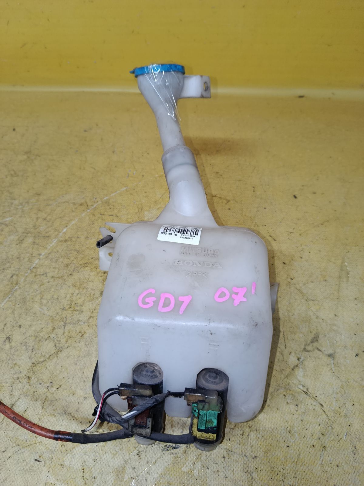 Бачок омывателя на Honda Fit GD1 Фото 1