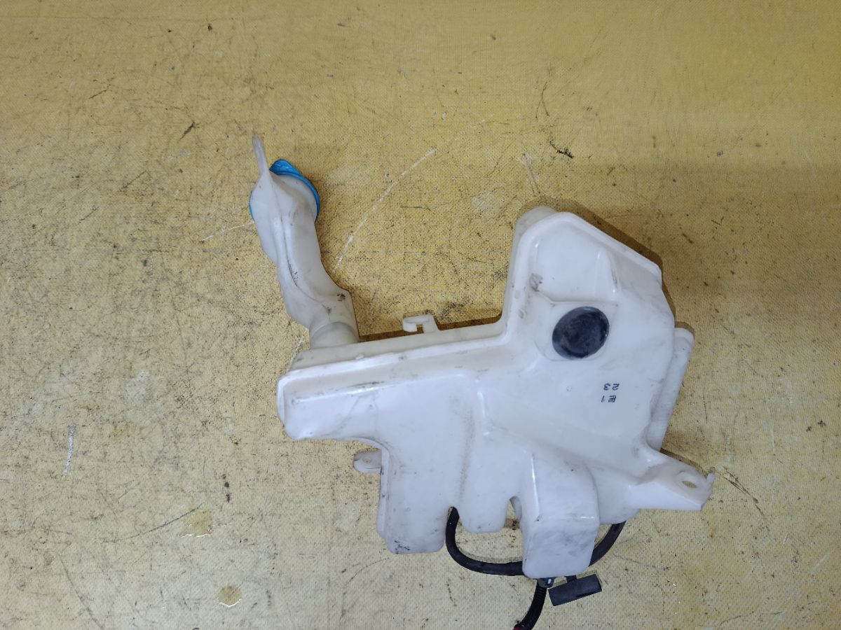 Бачок омывателя на Honda Fit GK3 Фото 2