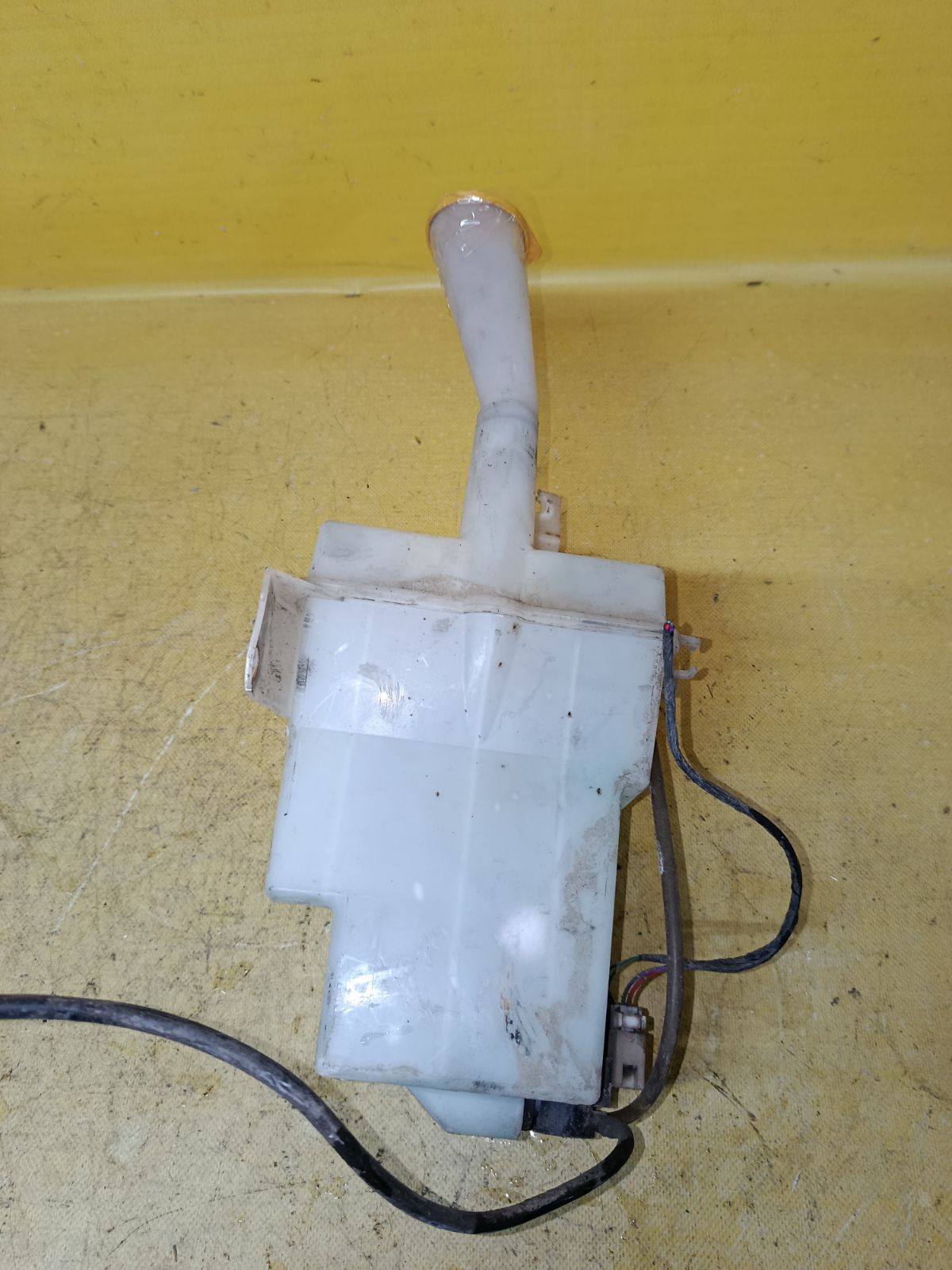 Бачок омывателя на Nissan Cube Z10 Фото 2