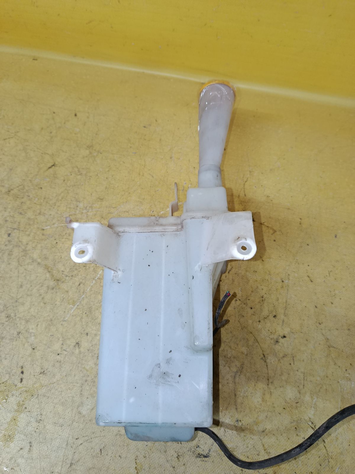 Бачок омывателя на Nissan Cube Z10 Фото 3