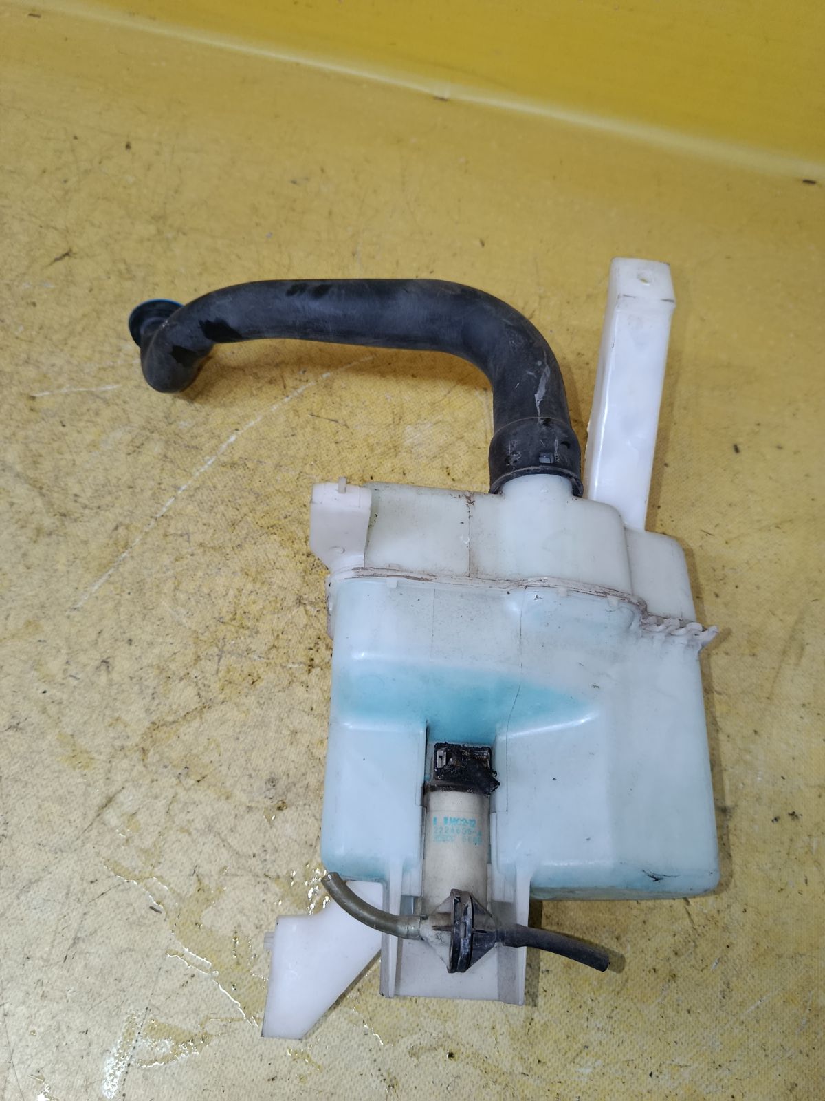 Бачок омывателя на Nissan March AK12 Фото 1