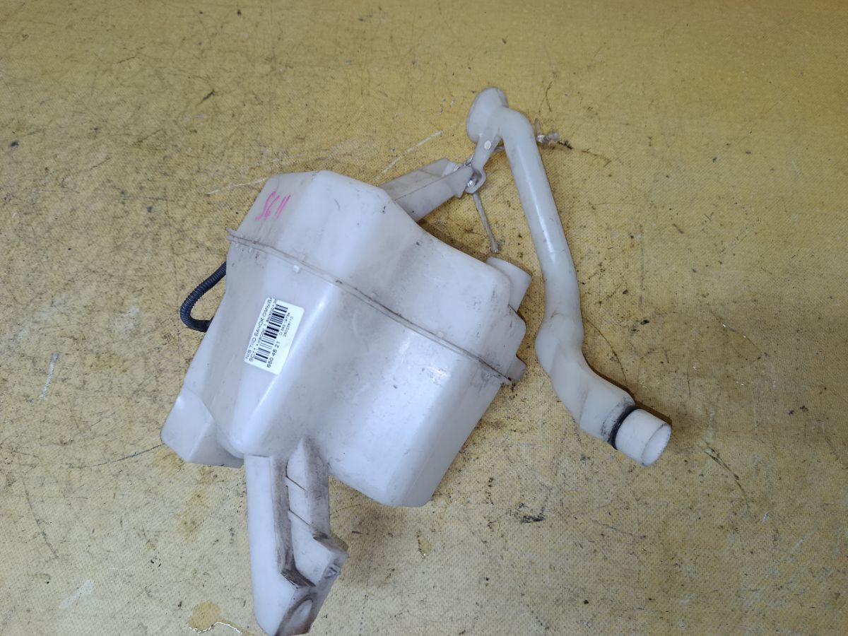 Бачок омывателя на Nissan Tiida Latio SC11 Фото 2