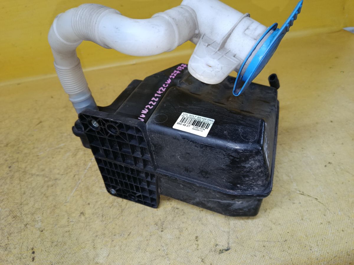 Бачок омывателя 1K0955453S, 1K0955453Q, 1K0955453R на Volkswagen Golf Vi 5K Фото 2