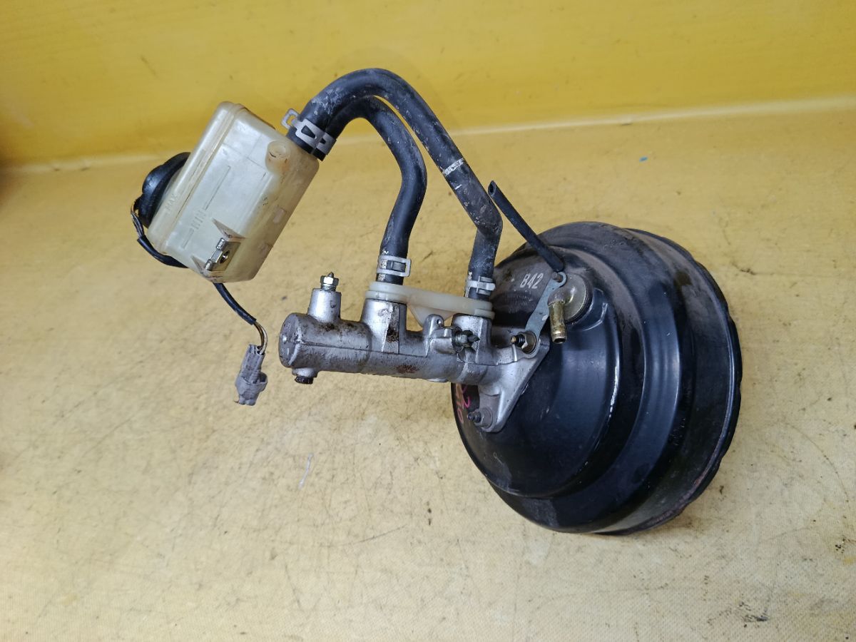 Главный тормозной цилиндр на Toyota Gaia ACM10G 1AZ-FSE Фото 2