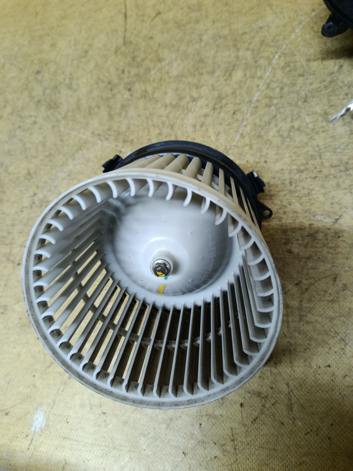 Мотор печки на Nissan March K13 Фото 2