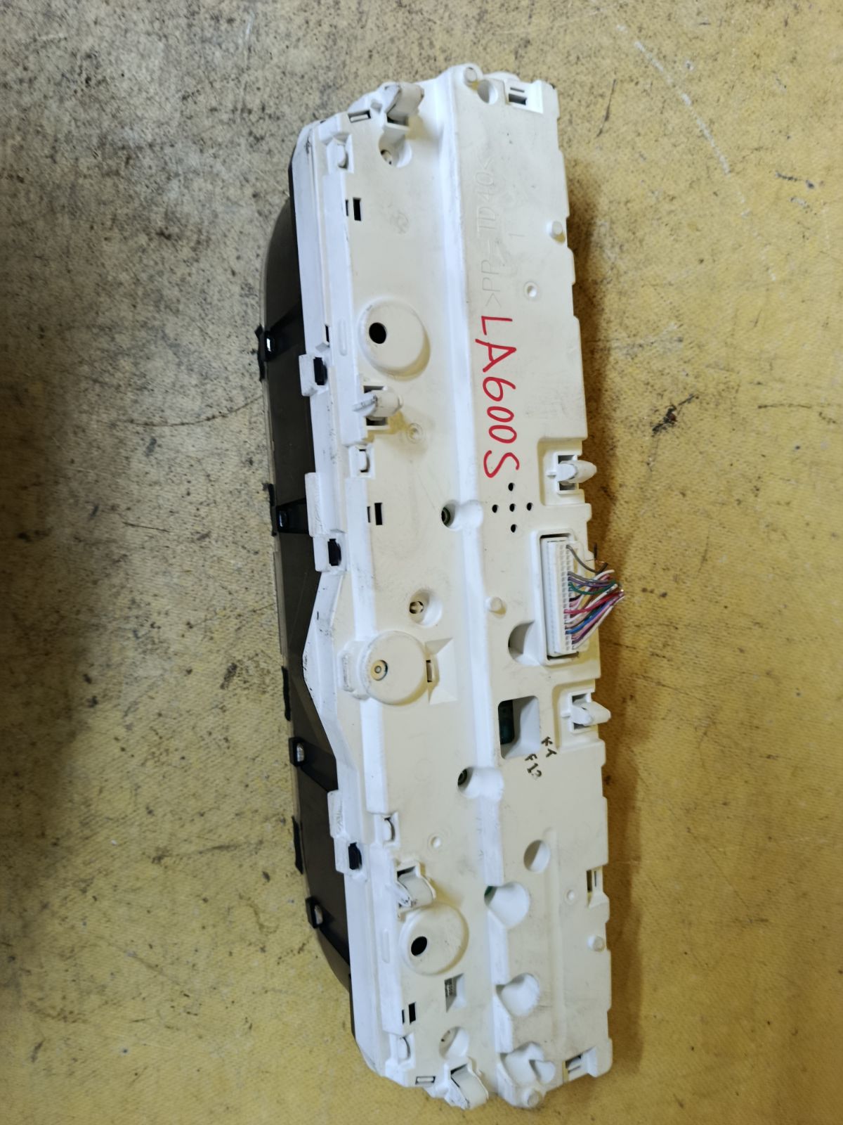 Спидометр на Daihatsu Tanto LA600S KF-VE Фото 4