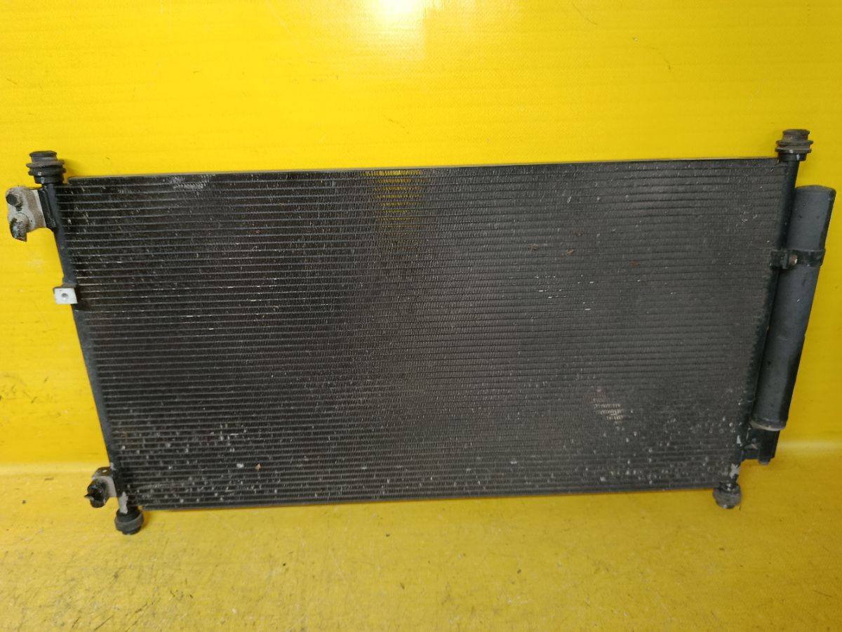 Радиатор кондиционера на Honda Stream RN6 R18A Фото 2