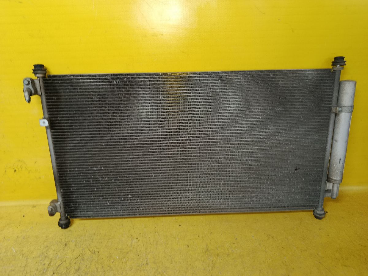 Радиатор кондиционера на Honda Stream RN7 R18A Фото 2