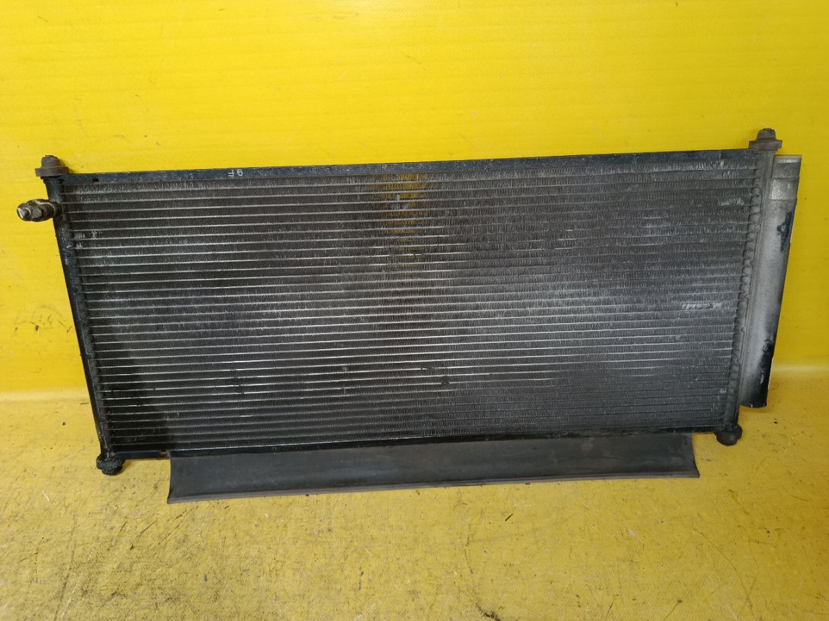 Радиатор кондиционера на Honda Fit GD1 L13A Фото 2