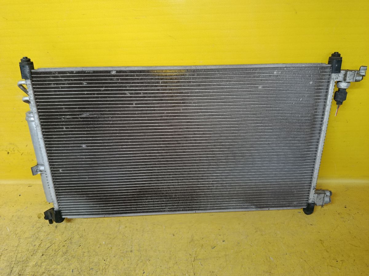 Радиатор кондиционера на Nissan Cube Z12 HR15DE Фото 1