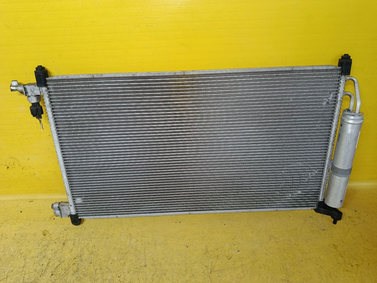 Радиатор кондиционера на Nissan Cube Z12 HR15DE Фото 2