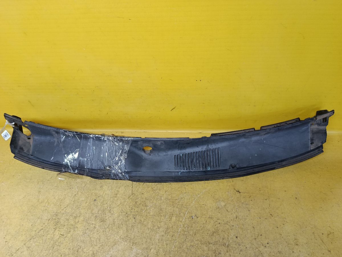 Решетка под лобовое стекло на Suzuki Solio MA36S Фото 1