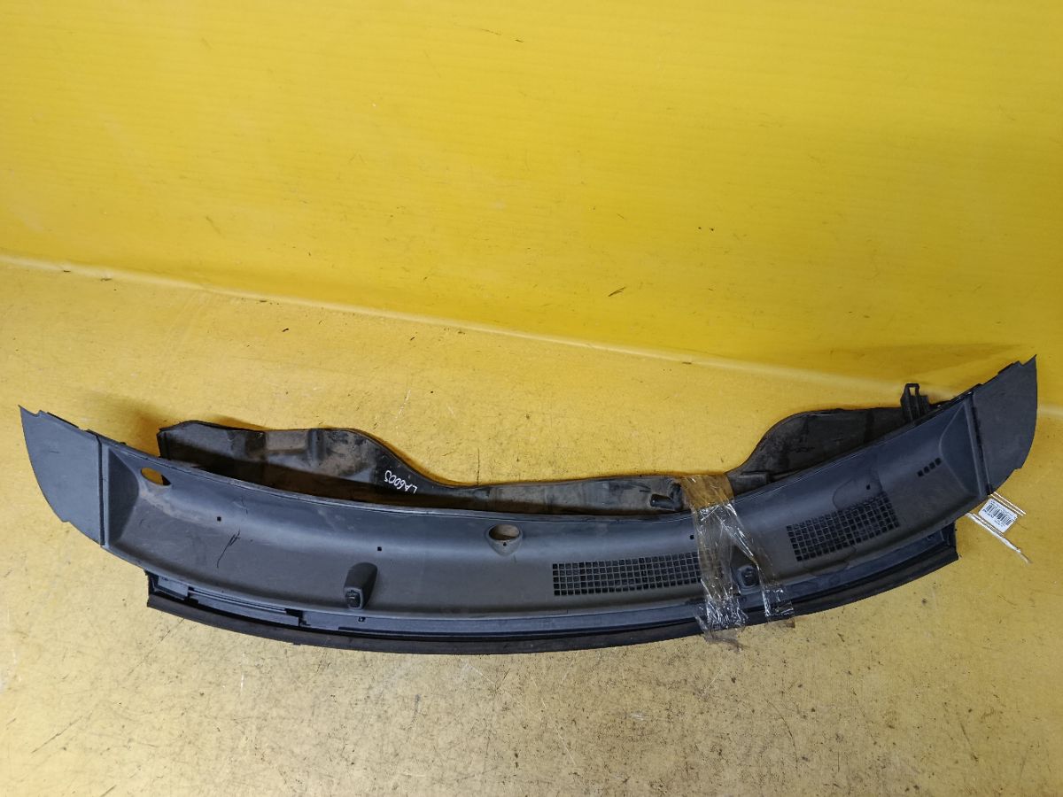 Решетка под лобовое стекло 55708-B2200 на Daihatsu Tanto LA600S Фото 1