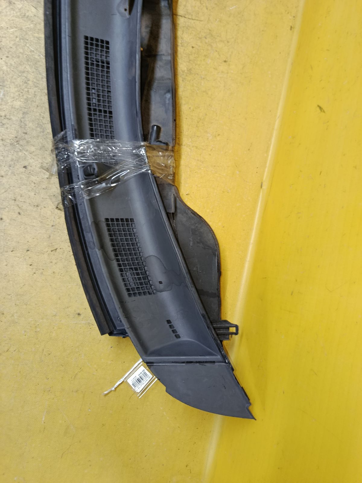 Решетка под лобовое стекло 55708-B2200 на Daihatsu Tanto LA600S Фото 3