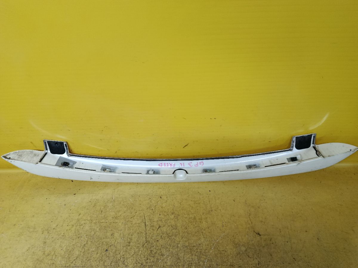 Спойлер на Honda Freed GP3 Фото 4