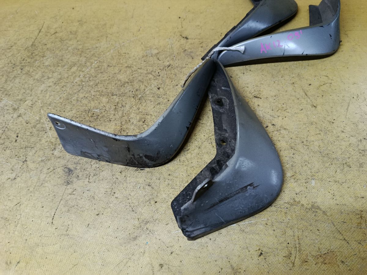 Брызговик на Nissan March AK12 Фото 2