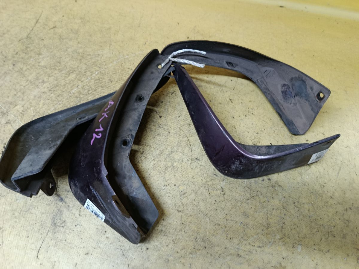 Брызговик на Nissan March AK12 Фото 2