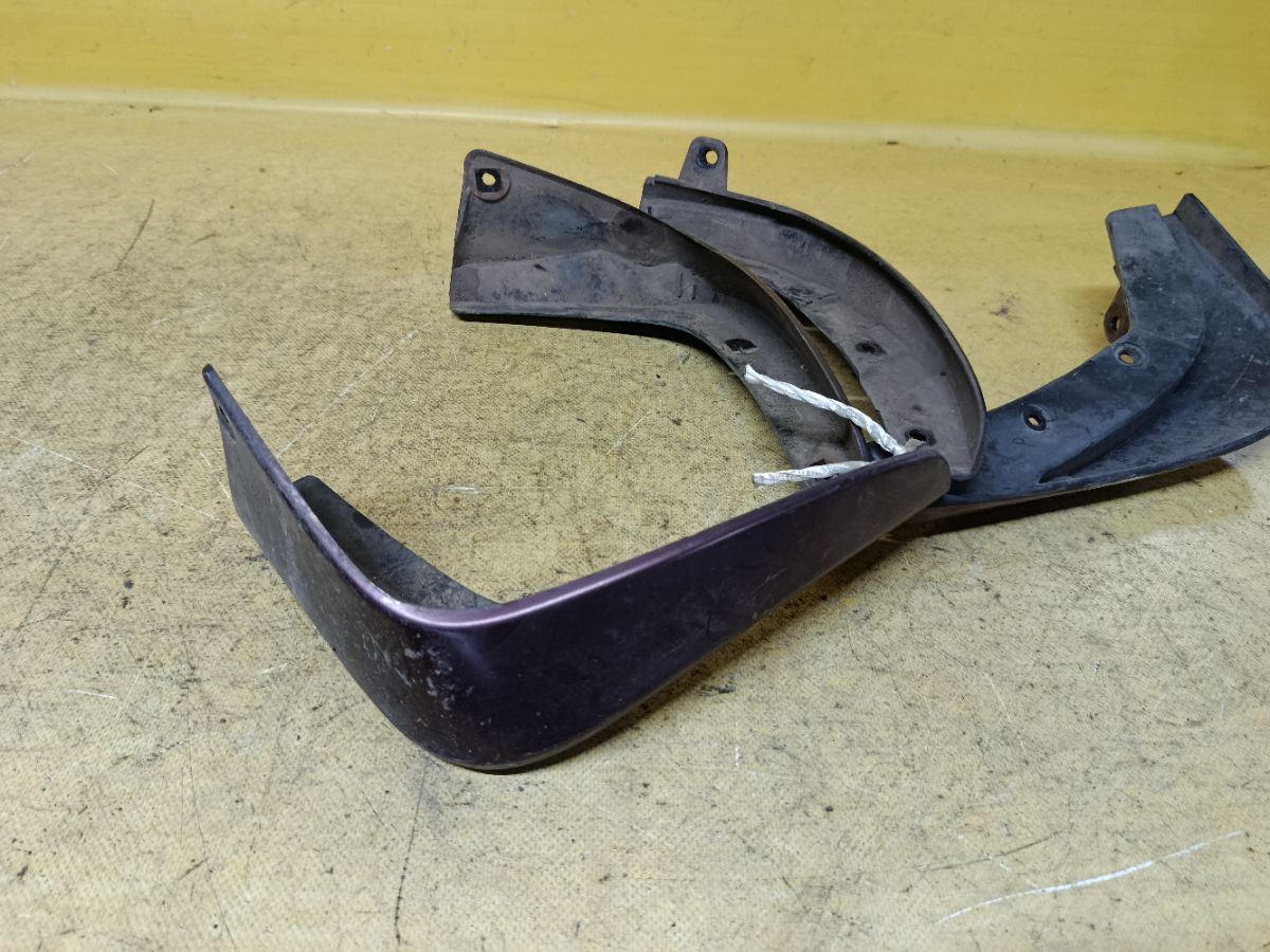 Брызговик на Nissan March AK12 Фото 3