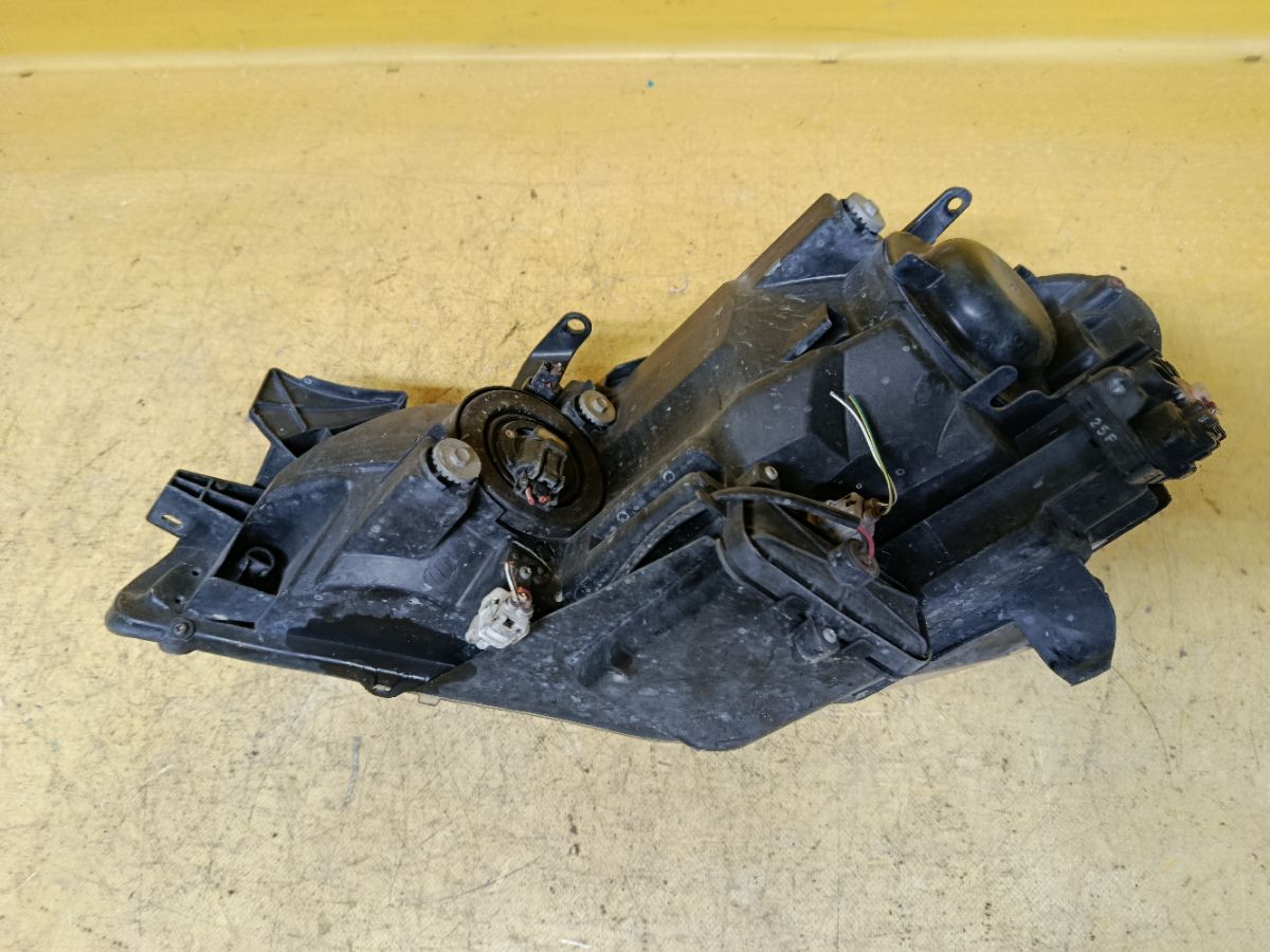 Фара 44-32 44-32 на Toyota Ipsum ACM21W Фото 6