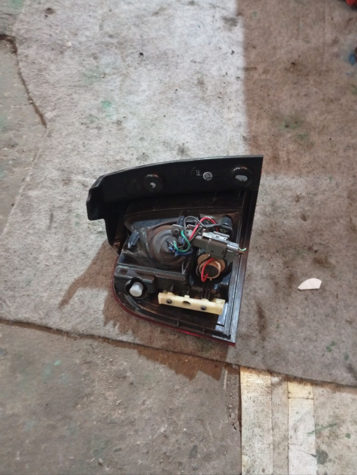 Стоп 1668 1668,EV95-51150 на Ford Escape LFAL3P Фото 4