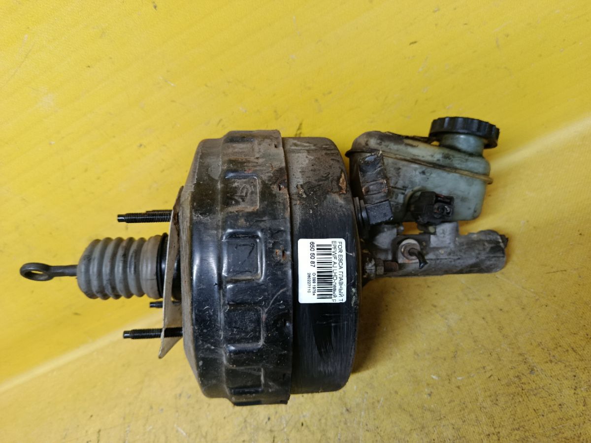 Главный тормозной цилиндр EC0143950H на Ford Escape EPFWF AJ Фото 1