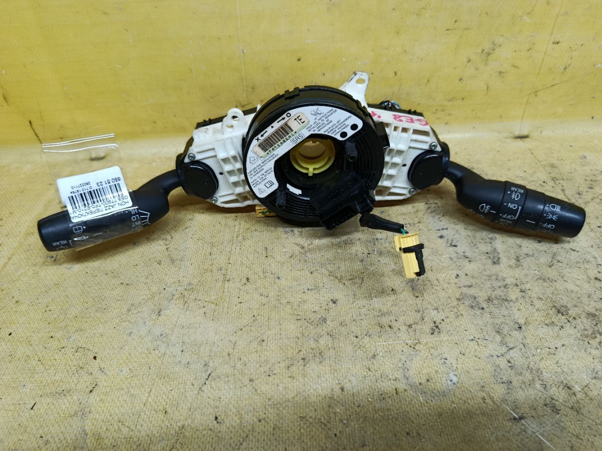 Переключатель поворотов 77900-TF0-E210-M1 на Honda Jazz GE8 Фото 1