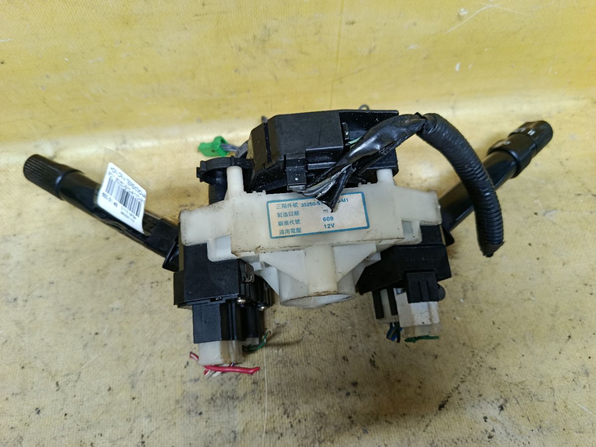 Переключатель поворотов 35250-S10-A110-M1 на Honda Cr-V RD1 Фото 2